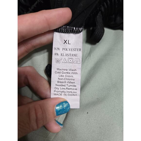 Unknown brand xl women's black flutter shorts - Picture 4 of 6